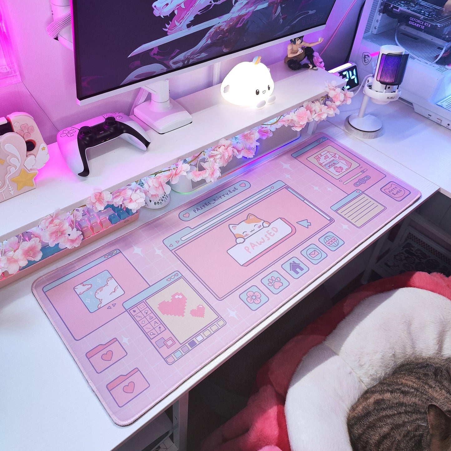 Pastel Kitty.exe Deskmat