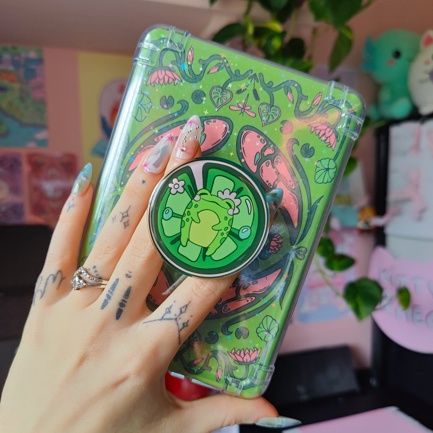 Pondering Frog Device Grip